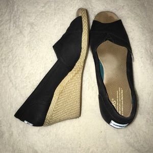Toms Black Summer Wedges!